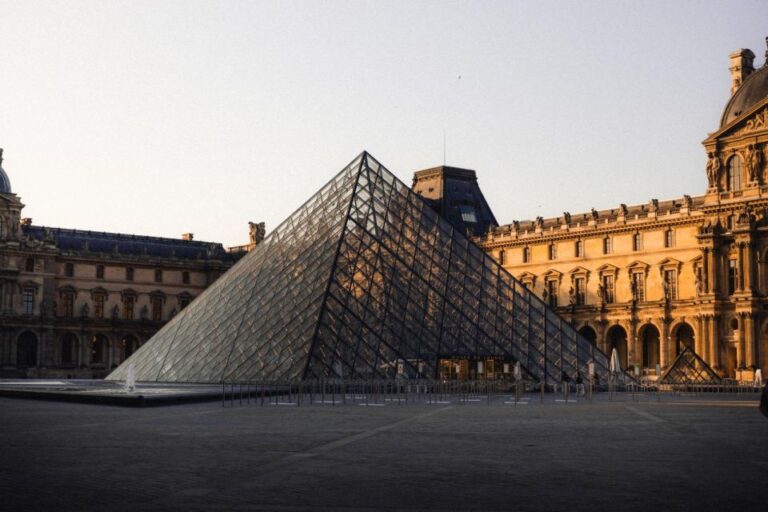 Paris: Louvre Museum Entry Ticket and Seine River Cruise