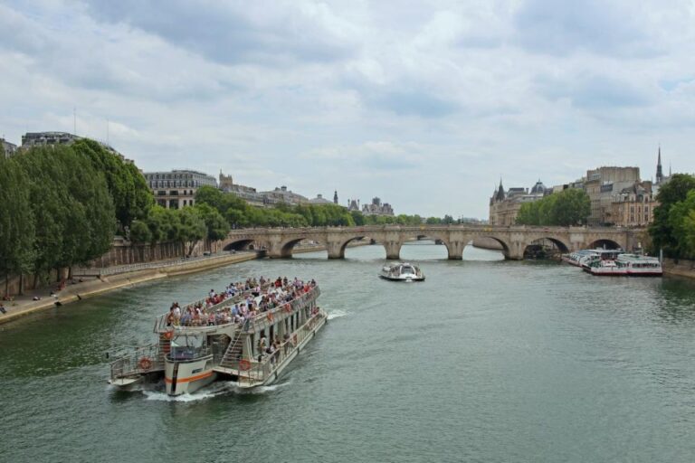 Paris: Louvre Museum Entry Ticket and Seine River Cruise