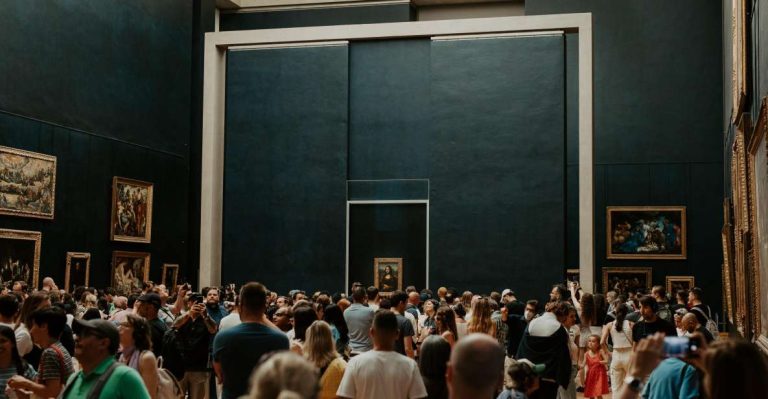 audio guide tour louvre museum